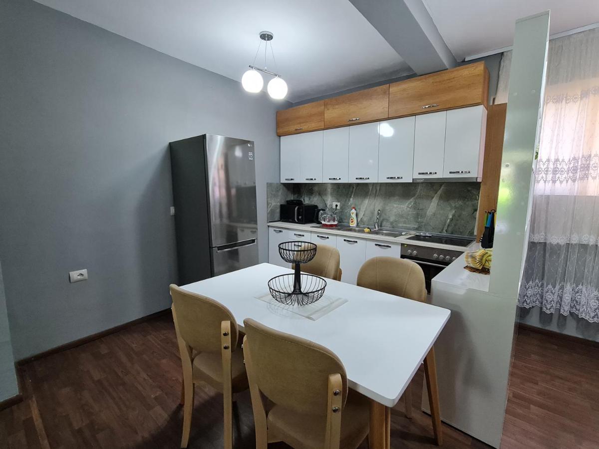 Jon'S Apartment Tirana Zewnętrze zdjęcie