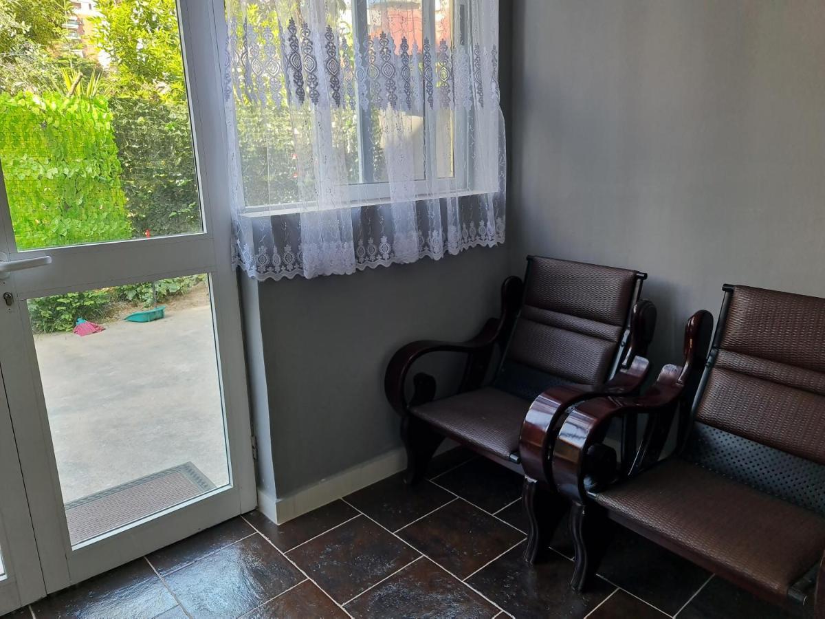 Jon'S Apartment Tirana Zewnętrze zdjęcie